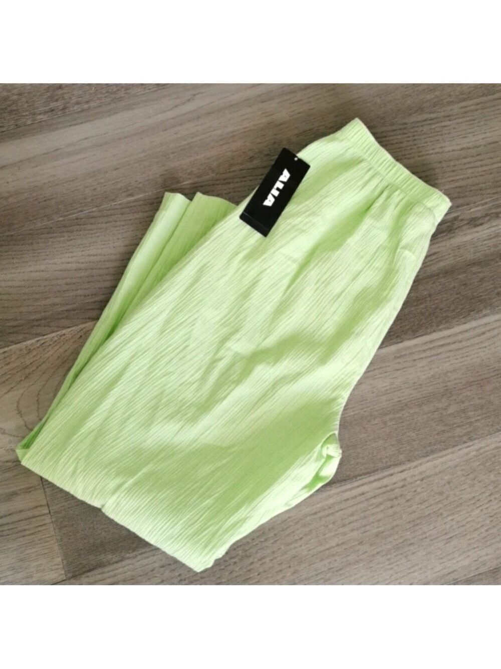 NWT Women's Alia crepe cotton blend apple green pull on pants. Size 14